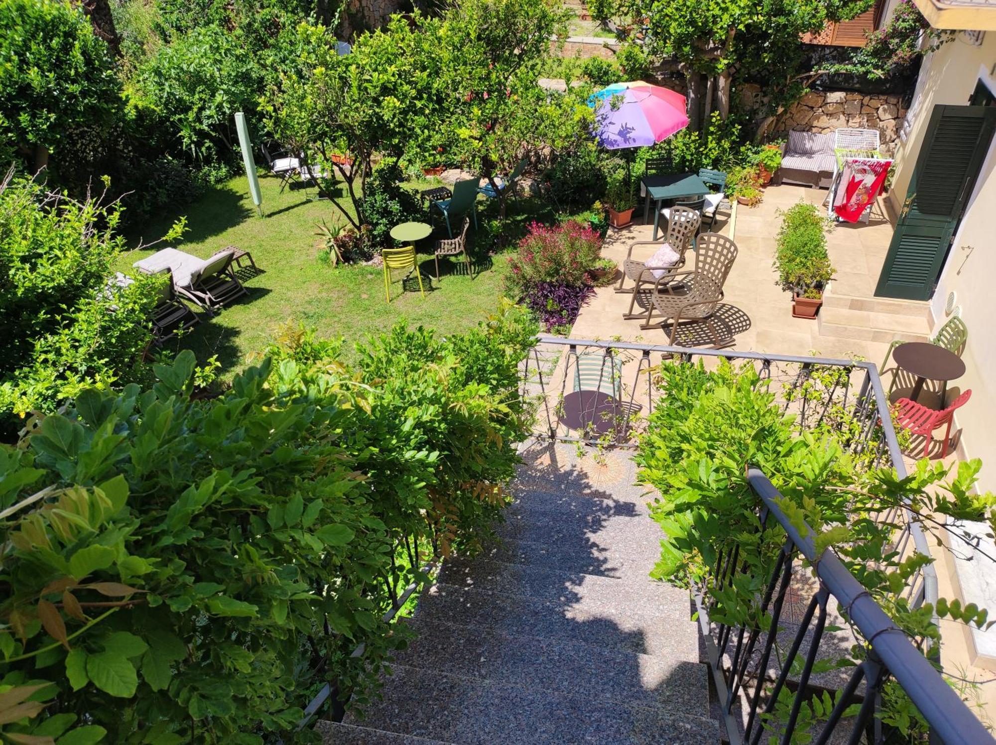 Il Giardino Di Tatiana Rooms & Breakfast 马达莱纳 外观 照片